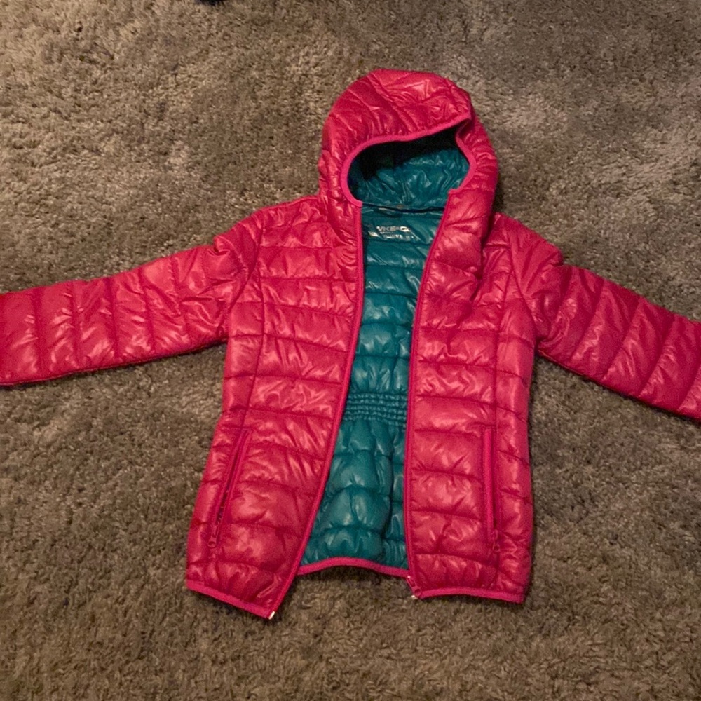 Lightweight jacket for cold weather